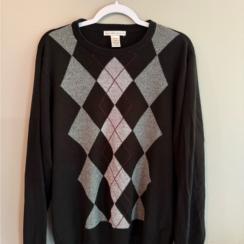 Geoffrey Beene Black and Gray Argyle Crewneck Sweater